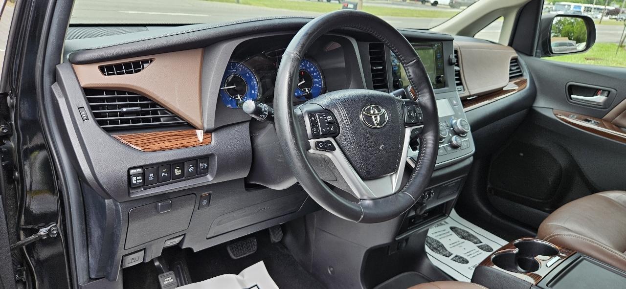 Toyota Sienna Limited Premium 7-Passenger 2015