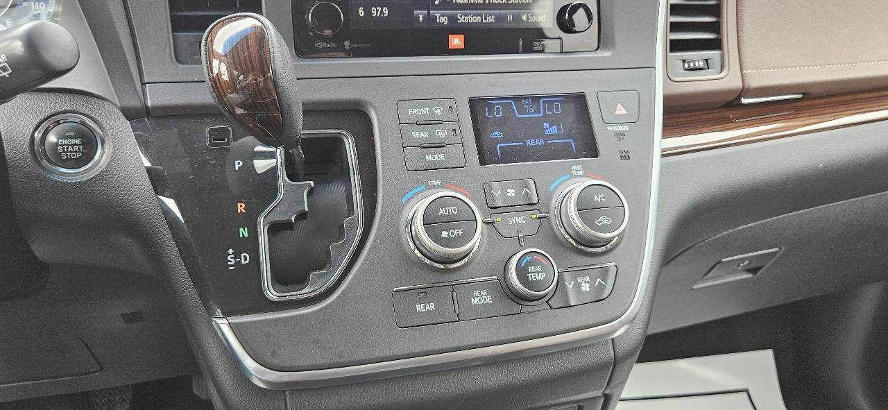 Toyota Sienna Limited Premium 7-Passenger 2015