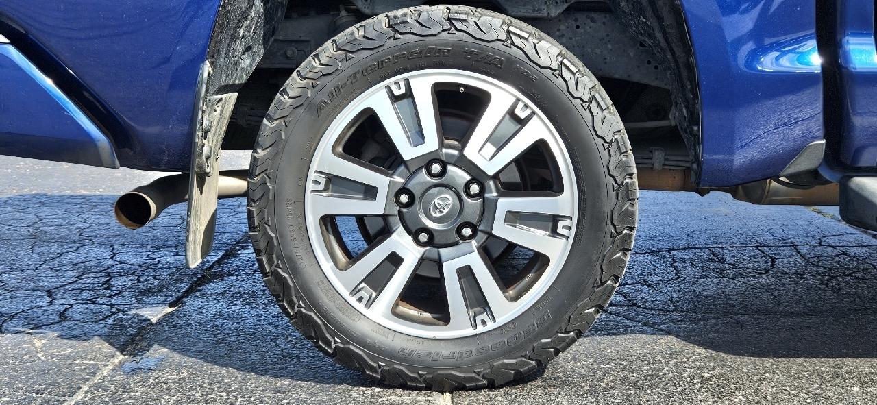 Toyota Tundra Limited CrewMax 5.7L 4WD 2015