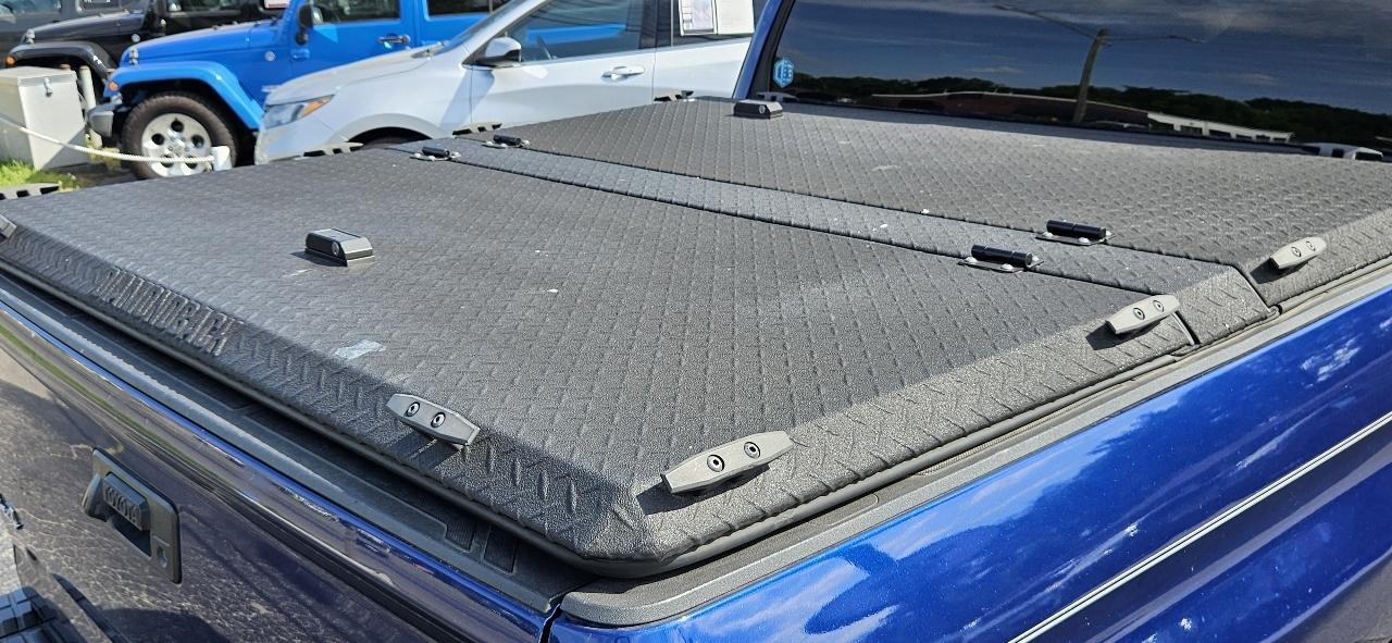 Toyota Tundra Limited CrewMax 5.7L 4WD 2015