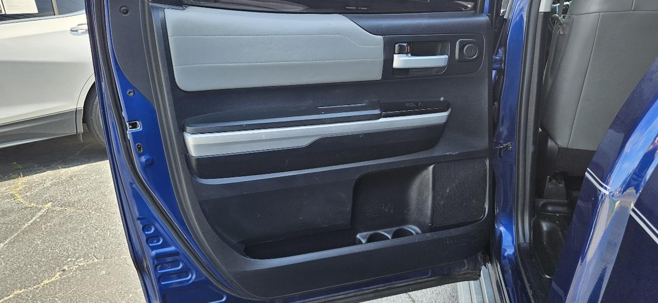 Toyota Tundra Limited CrewMax 5.7L 4WD 2015