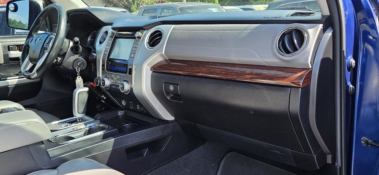 Toyota Tundra Limited CrewMax 5.7L 4WD 2015