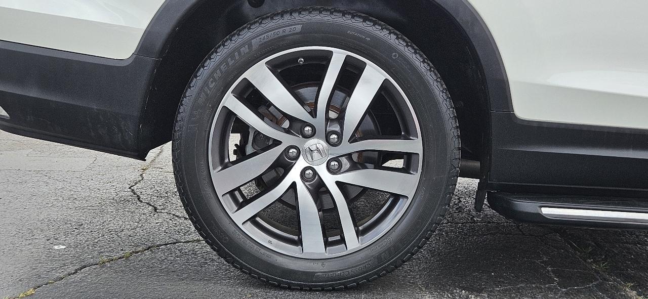 Honda Pilot 2WD 4dr Touring w/RES & Navi 2016