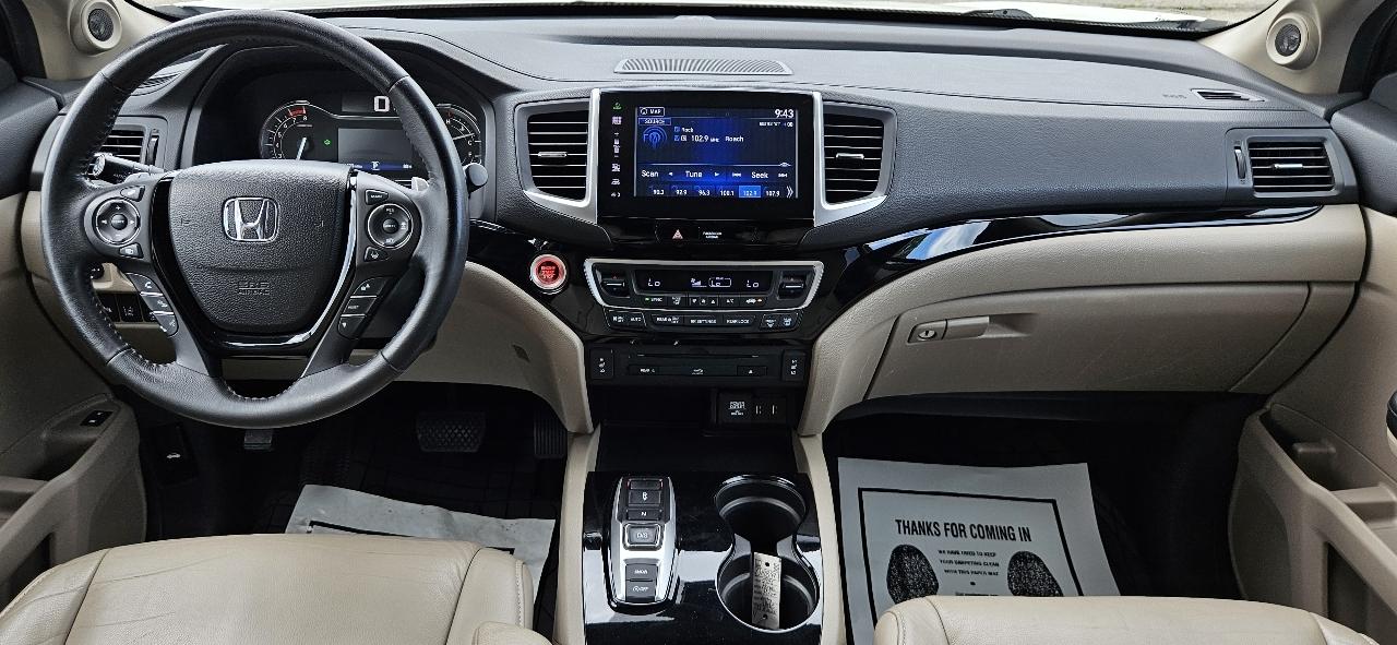 Honda Pilot 2WD 4dr Touring w/RES & Navi 2016