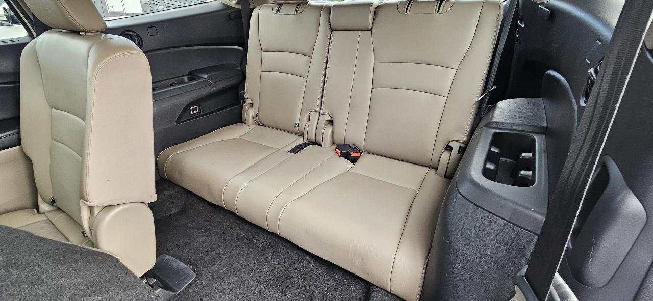 Honda Pilot 2WD 4dr Touring w/RES & Navi 2016