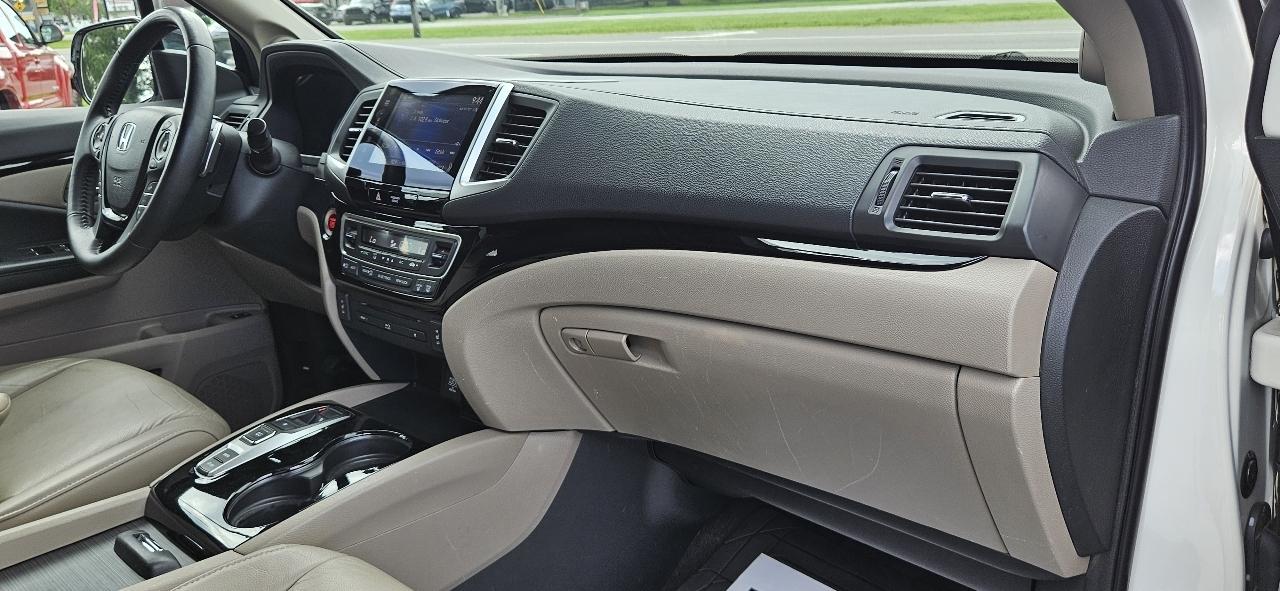 Honda Pilot 2WD 4dr Touring w/RES & Navi 2016