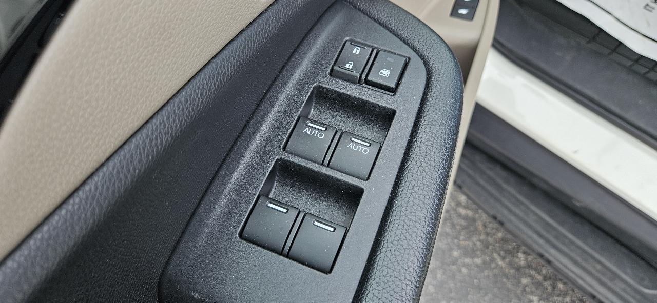 Honda Pilot 2WD 4dr Touring w/RES & Navi 2016