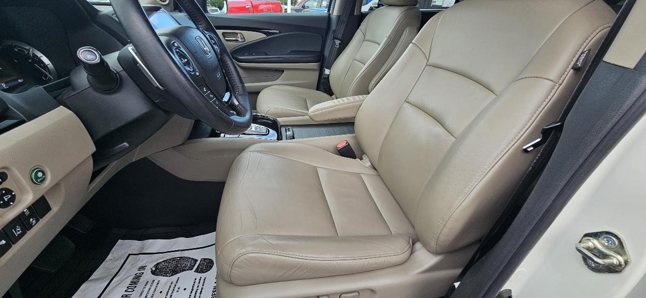 Honda Pilot 2WD 4dr Touring w/RES & Navi 2016
