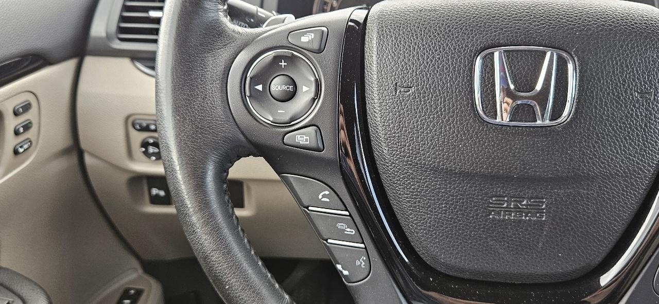 Honda Pilot 2WD 4dr Touring w/RES & Navi 2016