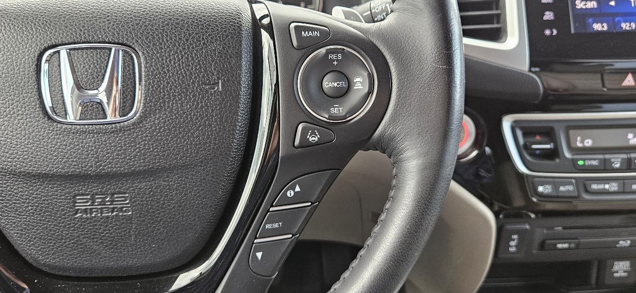 Honda Pilot 2WD 4dr Touring w/RES & Navi 2016