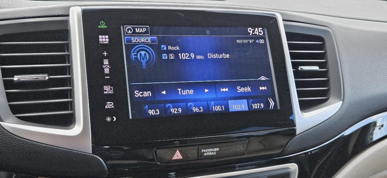 Honda Pilot 2WD 4dr Touring w/RES & Navi 2016