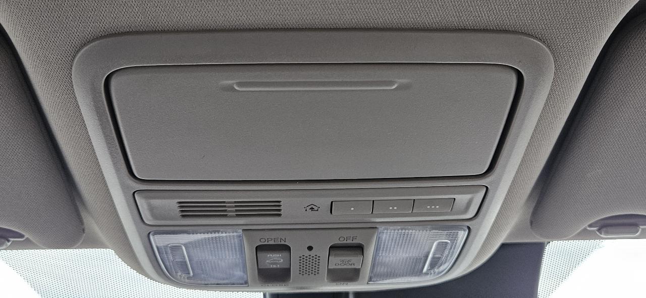 Honda Pilot 2WD 4dr Touring w/RES & Navi 2016