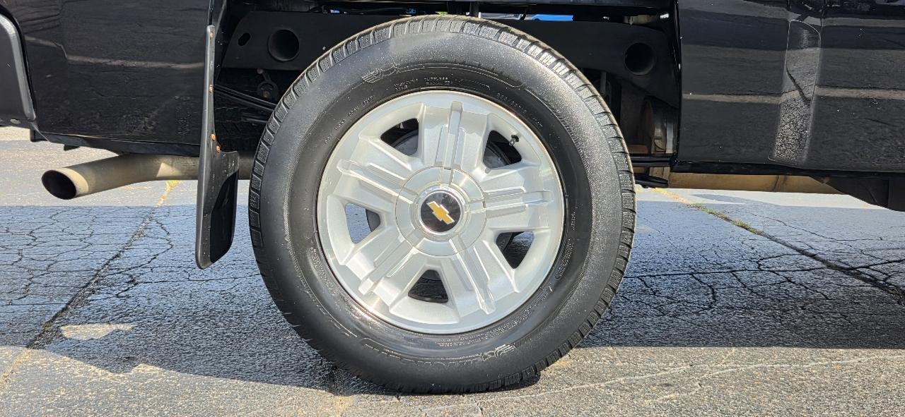 Chevrolet Silverado 1500 4WD Reg Cab 119.0" LT 2012