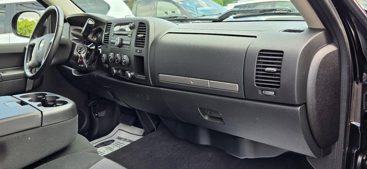 Chevrolet Silverado 1500 4WD Reg Cab 119.0" LT 2012