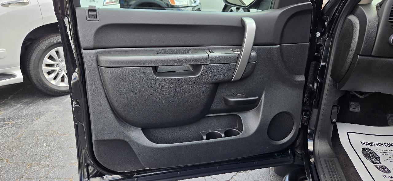 Chevrolet Silverado 1500 4WD Reg Cab 119.0" LT 2012
