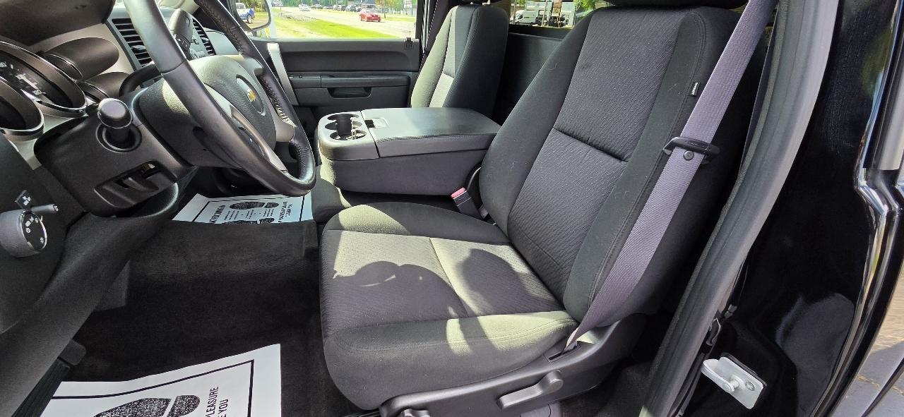 Chevrolet Silverado 1500 4WD Reg Cab 119.0" LT 2012