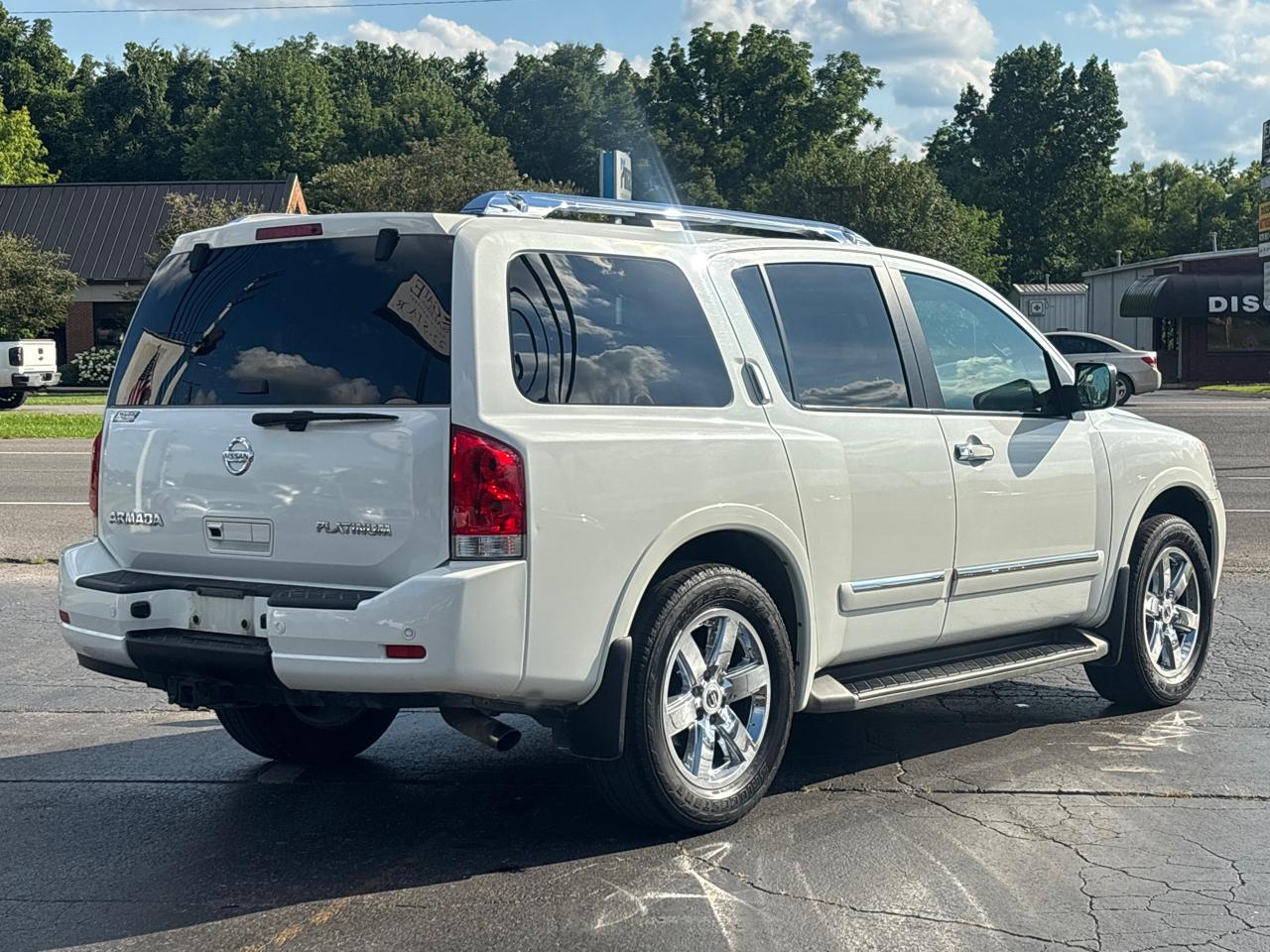 Nissan Armada 4WD 4dr Platinum 2014