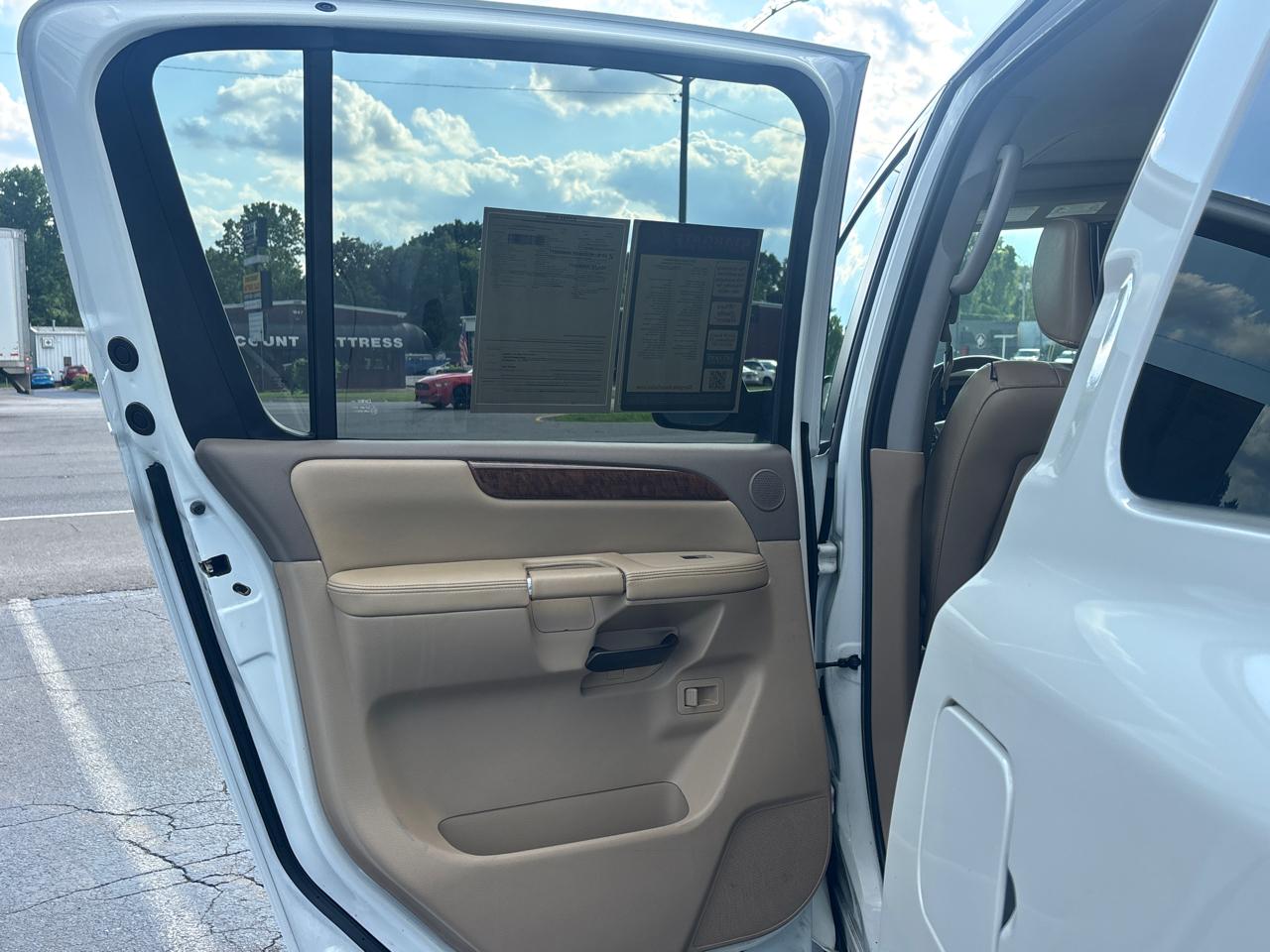Nissan Armada 4WD 4dr Platinum 2014