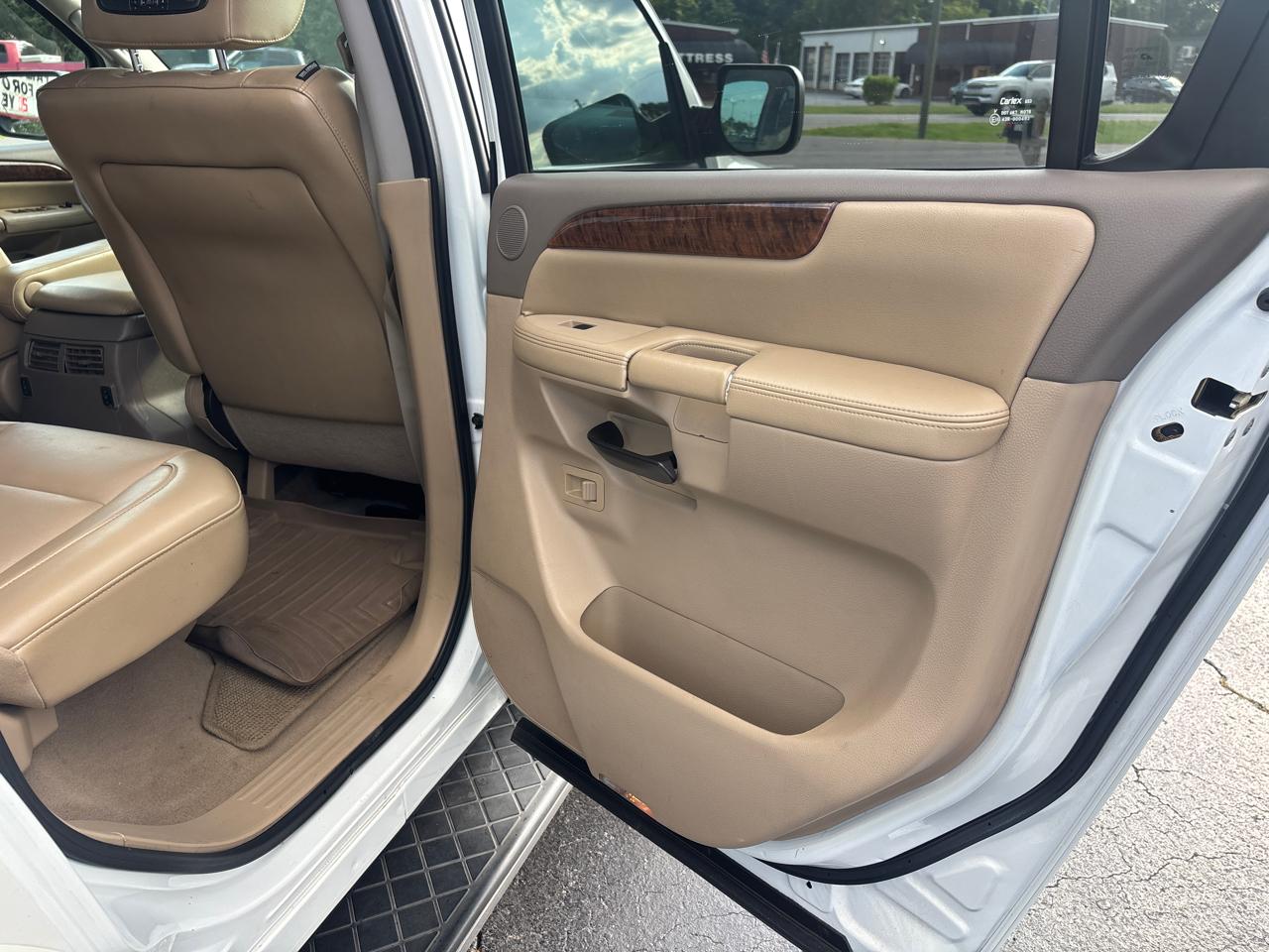 Nissan Armada 4WD 4dr Platinum 2014