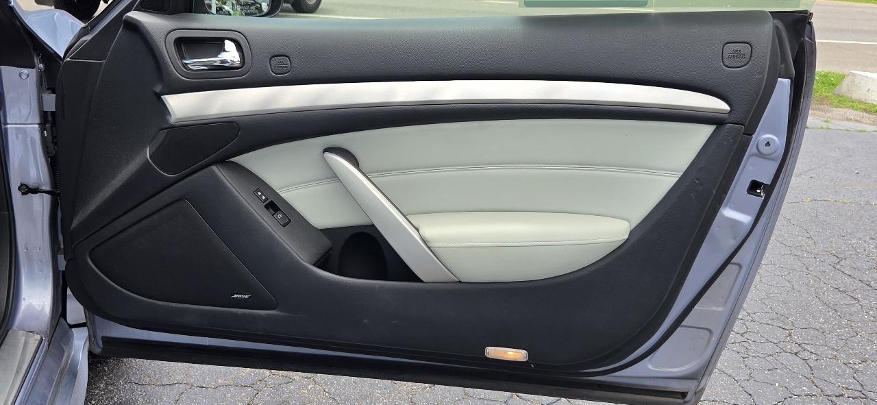 Infiniti G37 Convertible 2dr Base 2012
