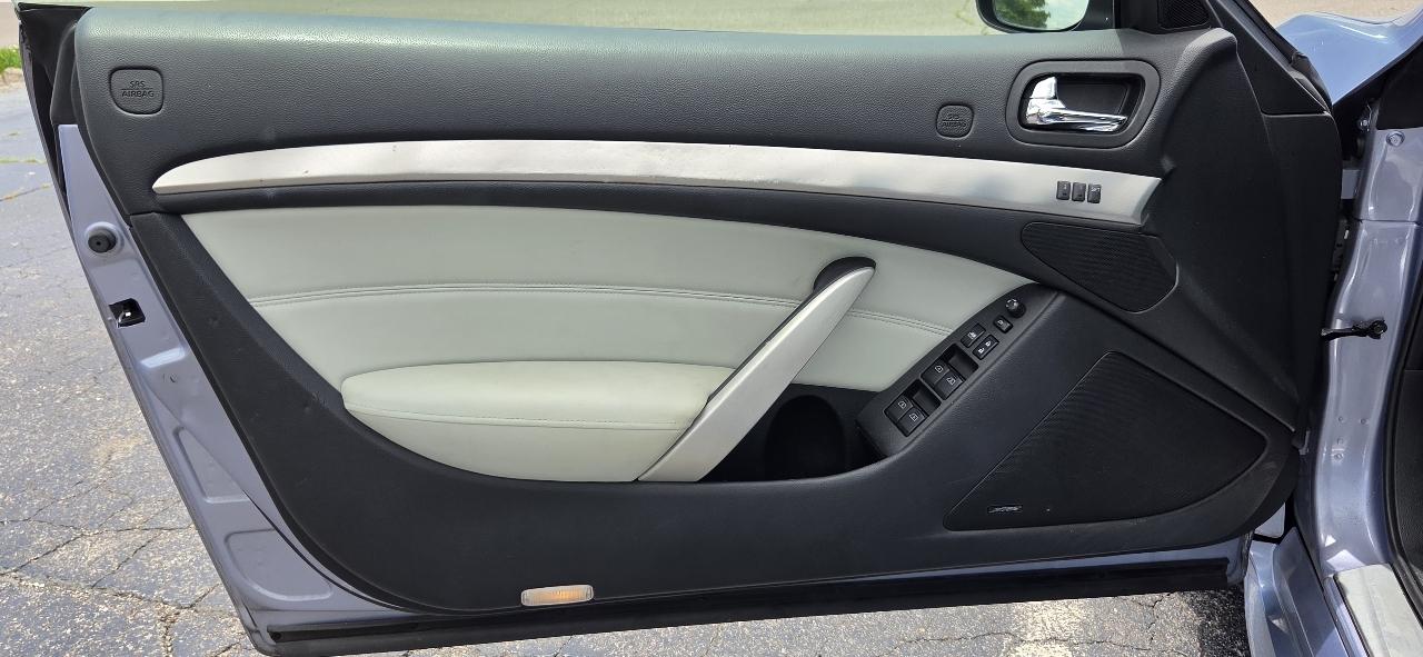 Infiniti G37 Convertible 2dr Base 2012