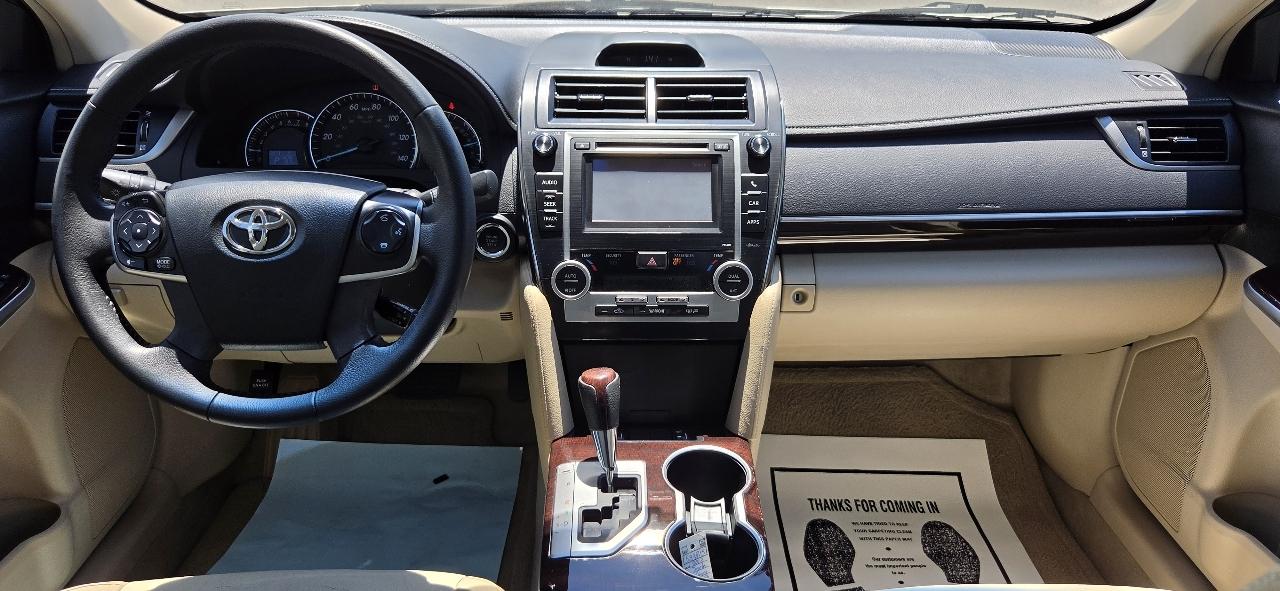 Toyota Camry 4dr Sdn V6 Auto XLE (Natl) 2013