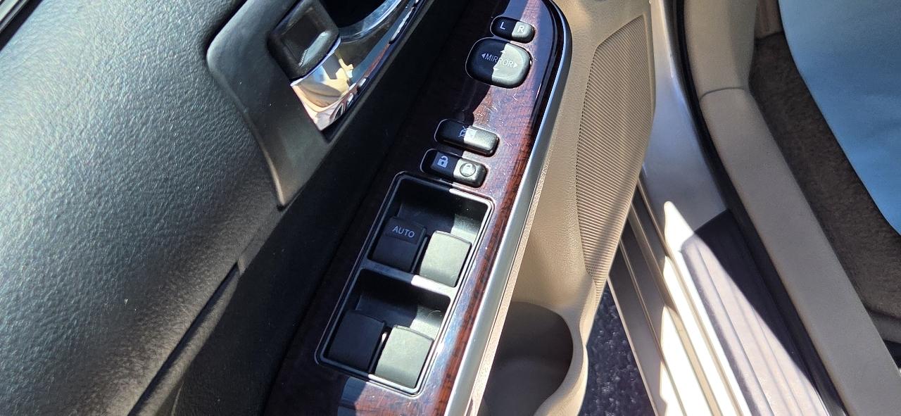 Toyota Camry 4dr Sdn V6 Auto XLE (Natl) 2013