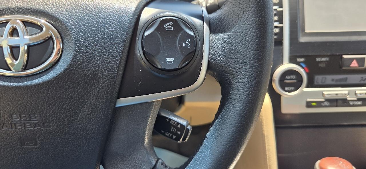 Toyota Camry 4dr Sdn V6 Auto XLE (Natl) 2013