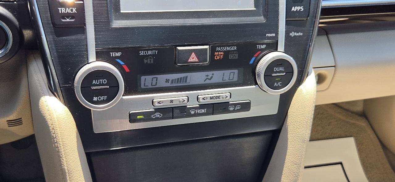 Toyota Camry 4dr Sdn V6 Auto XLE (Natl) 2013