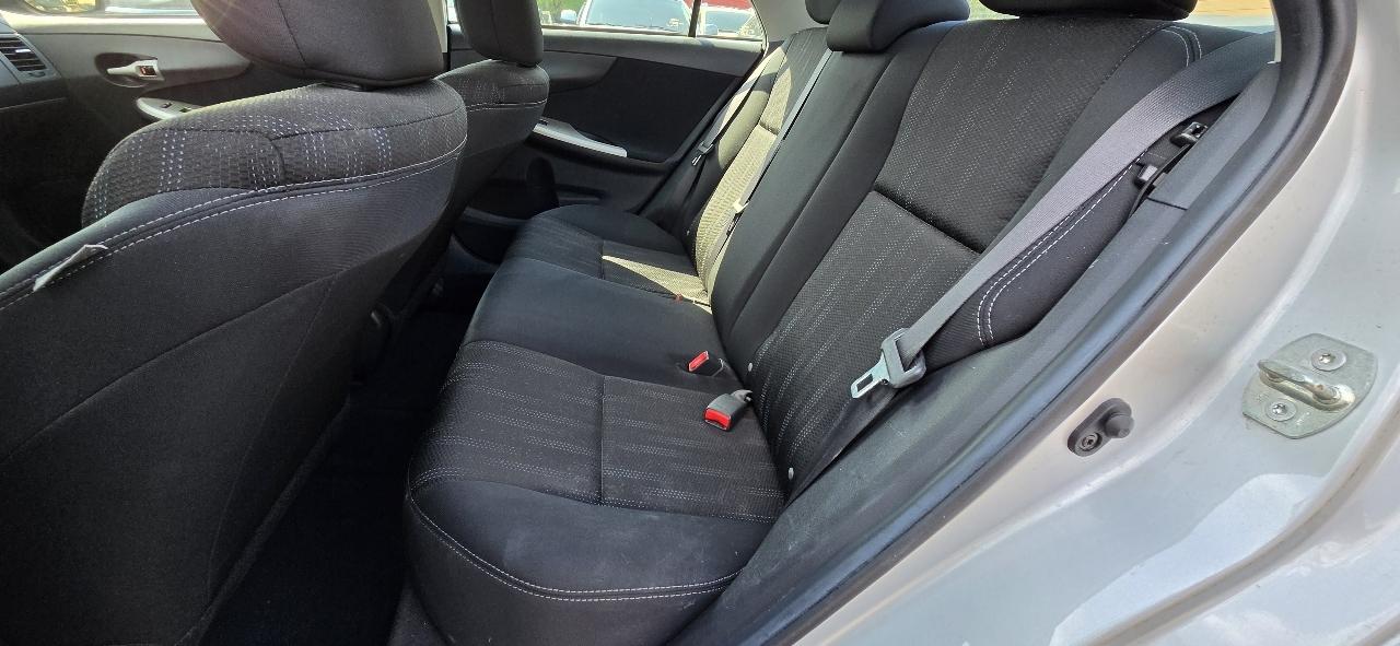 Toyota Corolla 4dr Sdn Auto S (Natl) 2013