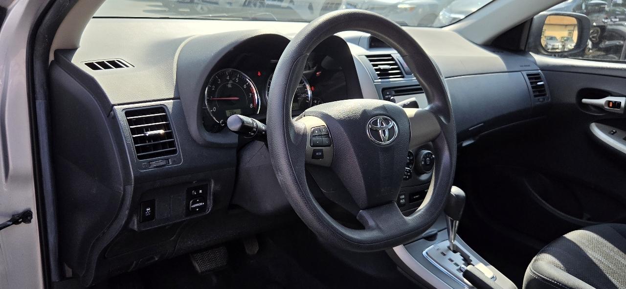 Toyota Corolla 4dr Sdn Auto S (Natl) 2013