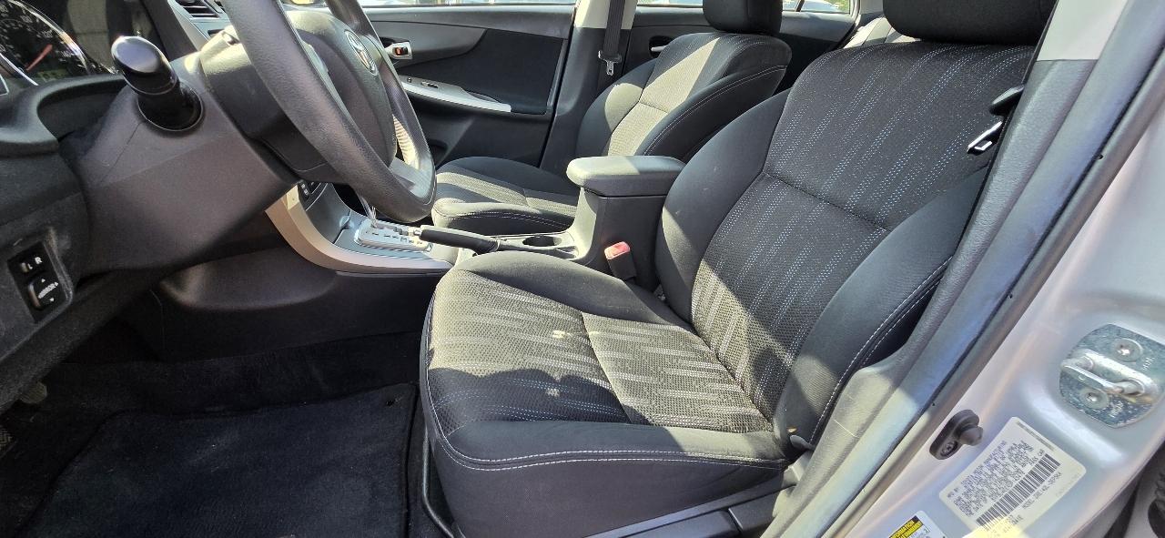 Toyota Corolla 4dr Sdn Auto S (Natl) 2013
