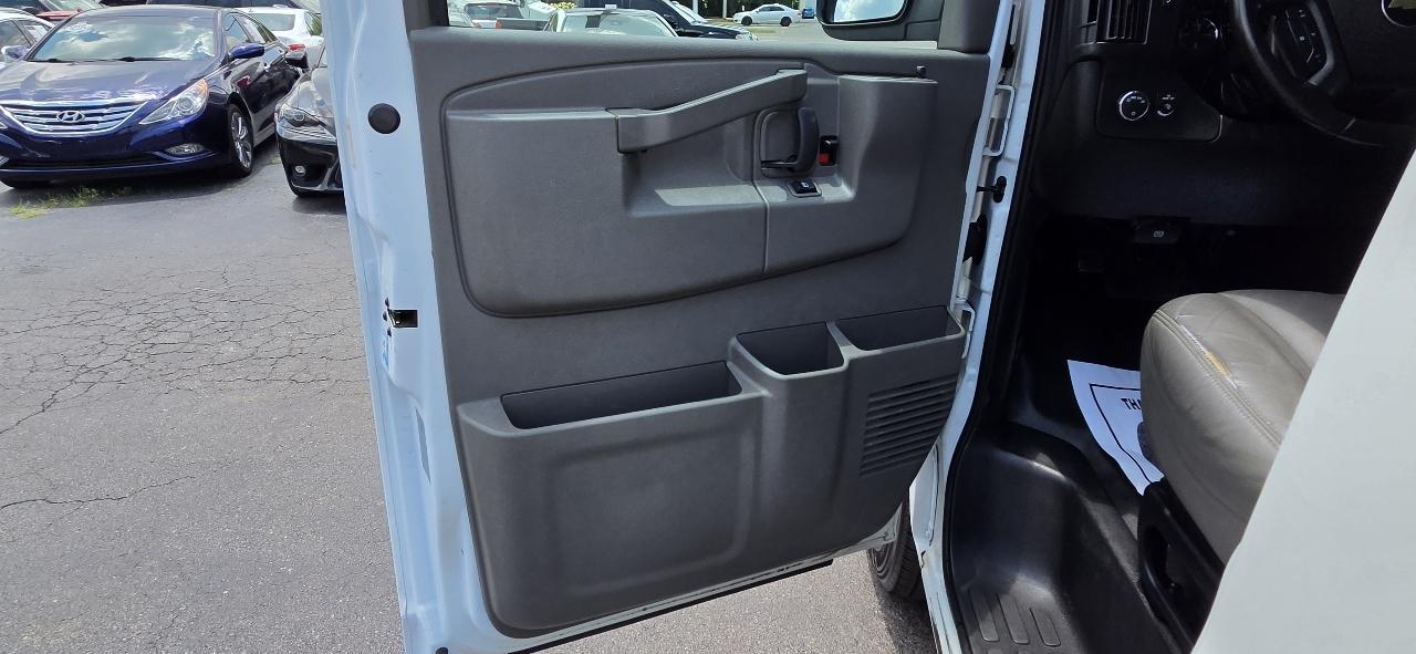 Chevrolet Express Cargo Van RWD 2500 155" 2021