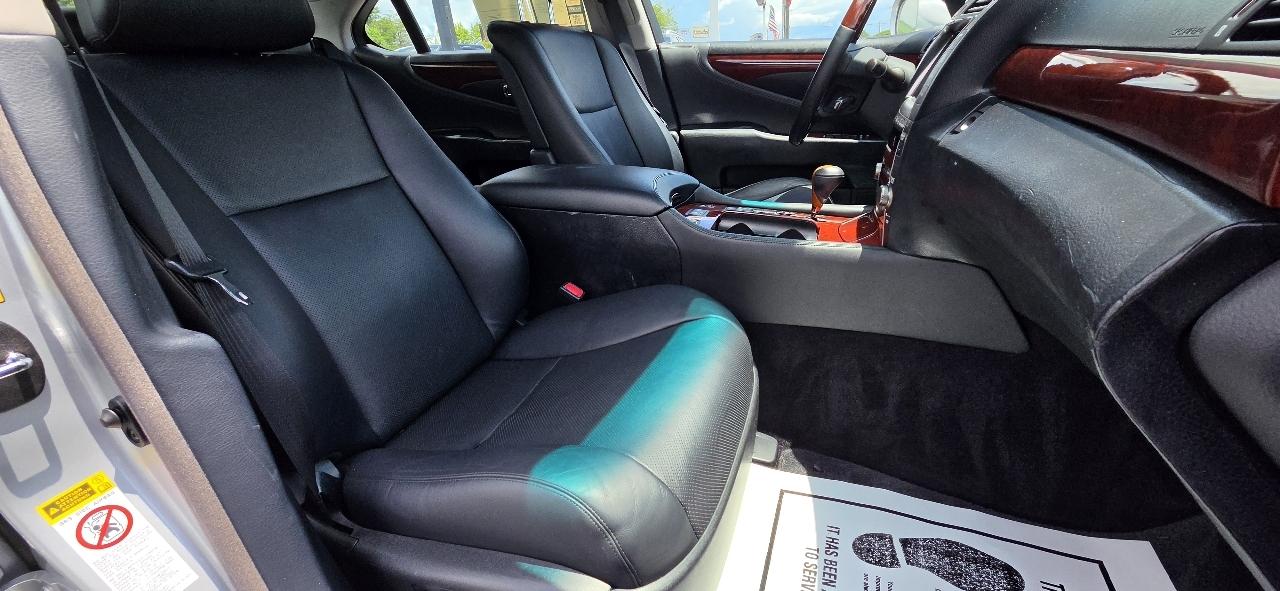 Lexus LS 460 4dr Sdn L RWD 2007