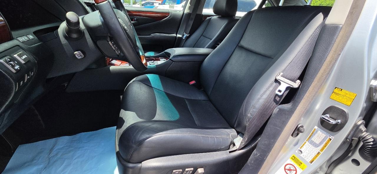 Lexus LS 460 4dr Sdn L RWD 2007
