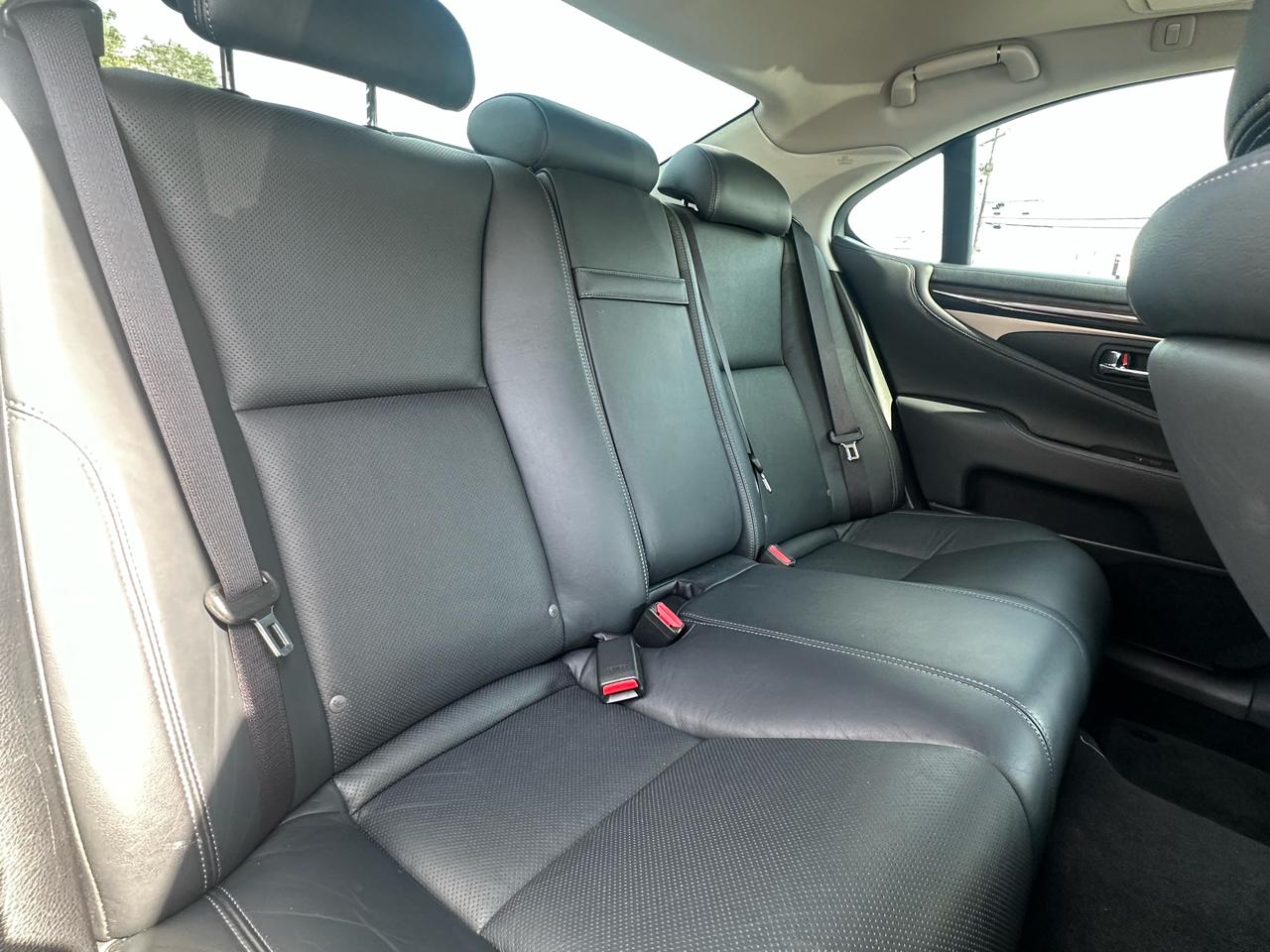 Lexus LS 460 4dr Sdn RWD 2014
