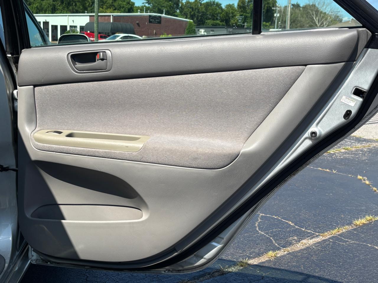 Toyota Camry 4dr Sdn LE Auto (Natl) 2004