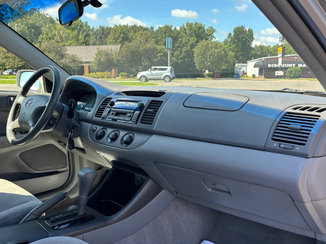 Toyota Camry 4dr Sdn LE Auto (Natl) 2004