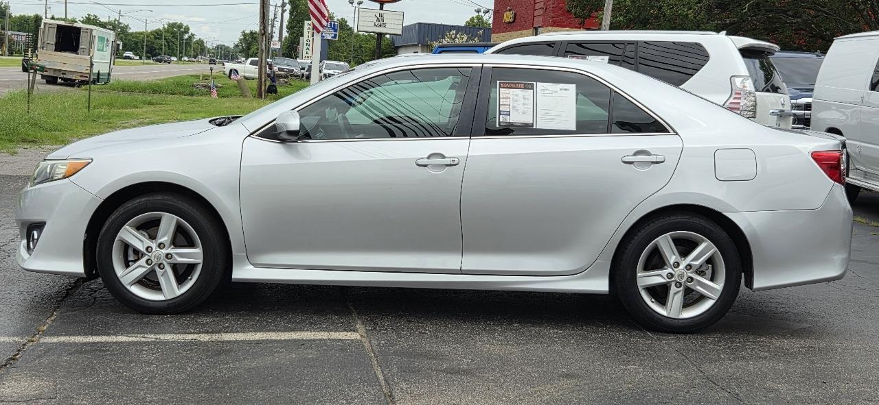 Toyota Camry 4dr Sdn I4 Auto SE (Natl) 2012