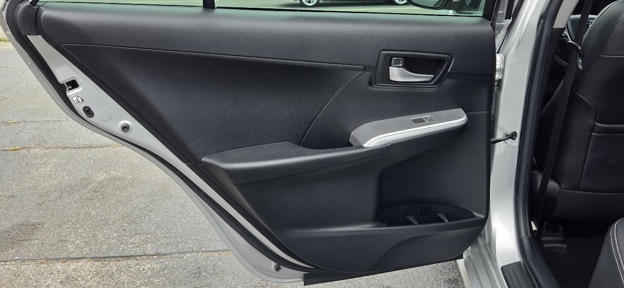 Toyota Camry 4dr Sdn I4 Auto SE (Natl) 2012