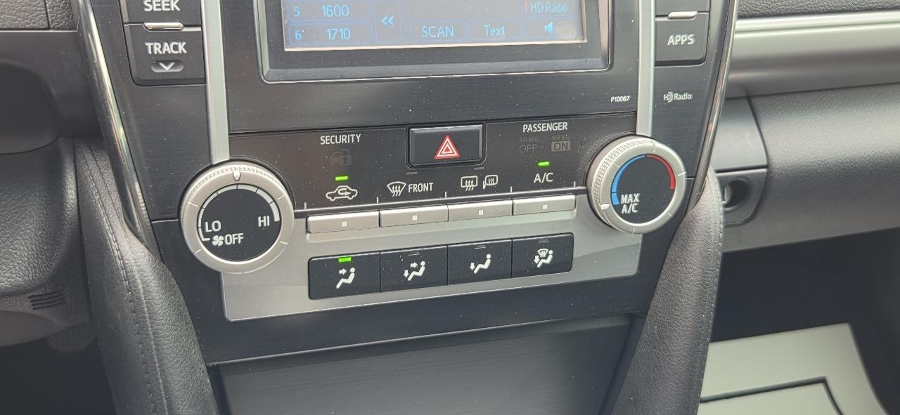 Toyota Camry 4dr Sdn I4 Auto SE (Natl) 2012