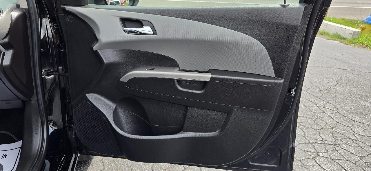 Chevrolet Sonic 4dr Sdn Auto Premier 2019