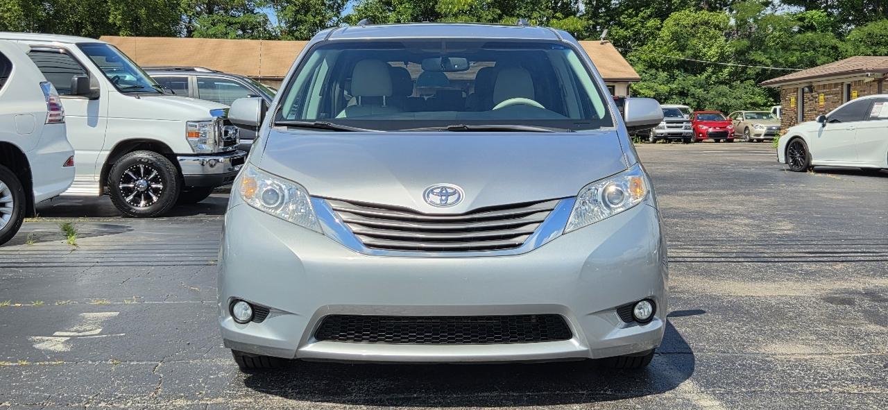 Toyota Sienna 5dr 8-Pass Van V6 XLE FWD (Natl) 2014