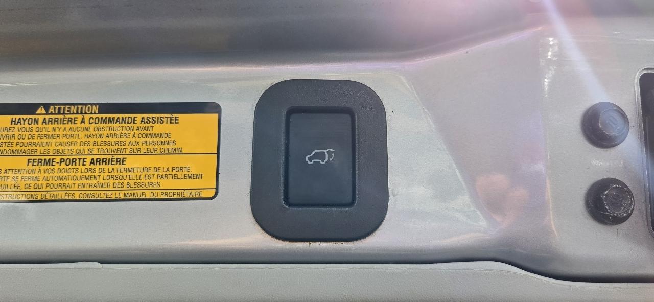 Toyota Sienna 5dr 8-Pass Van V6 XLE FWD (Natl) 2014