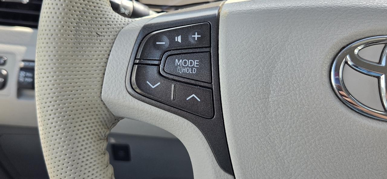 Toyota Sienna 5dr 8-Pass Van V6 XLE FWD (Natl) 2014