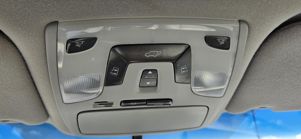 Toyota Sienna 5dr 8-Pass Van V6 XLE FWD (Natl) 2014
