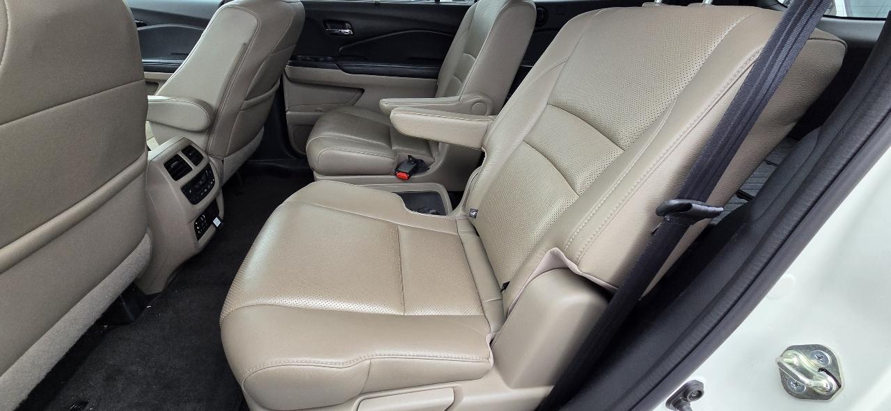 Honda Pilot AWD 4dr Elite w/RES & Navi 2016