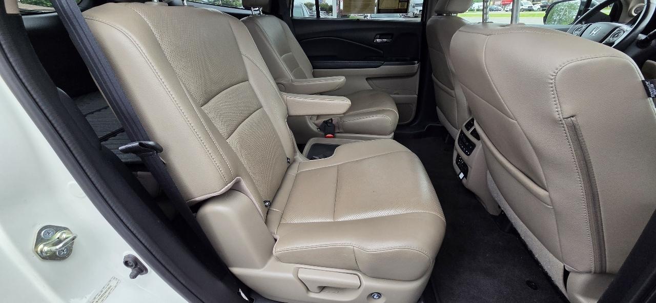 Honda Pilot AWD 4dr Elite w/RES & Navi 2016