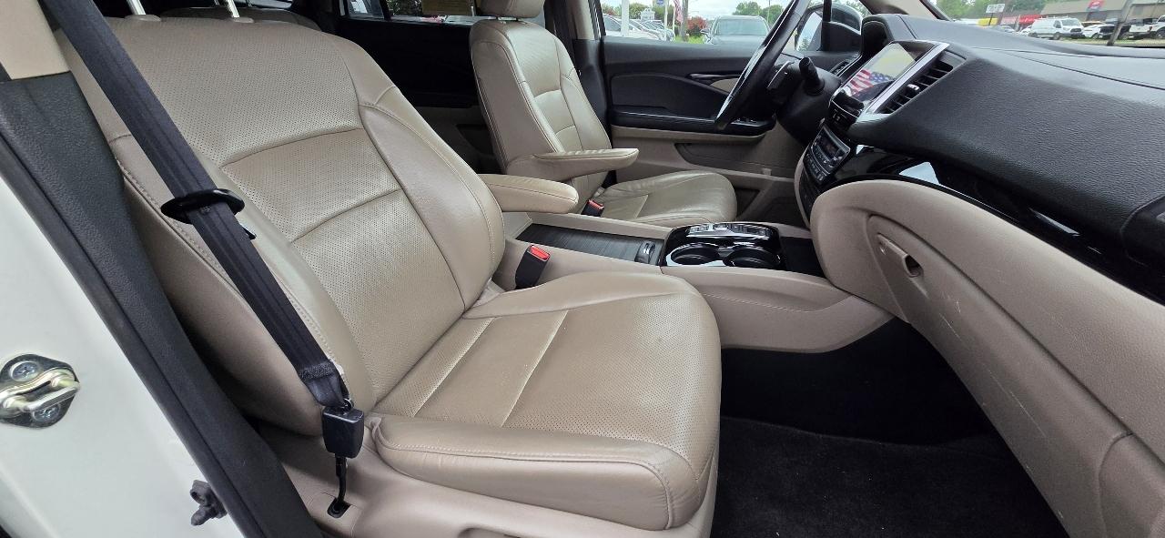 Honda Pilot AWD 4dr Elite w/RES & Navi 2016