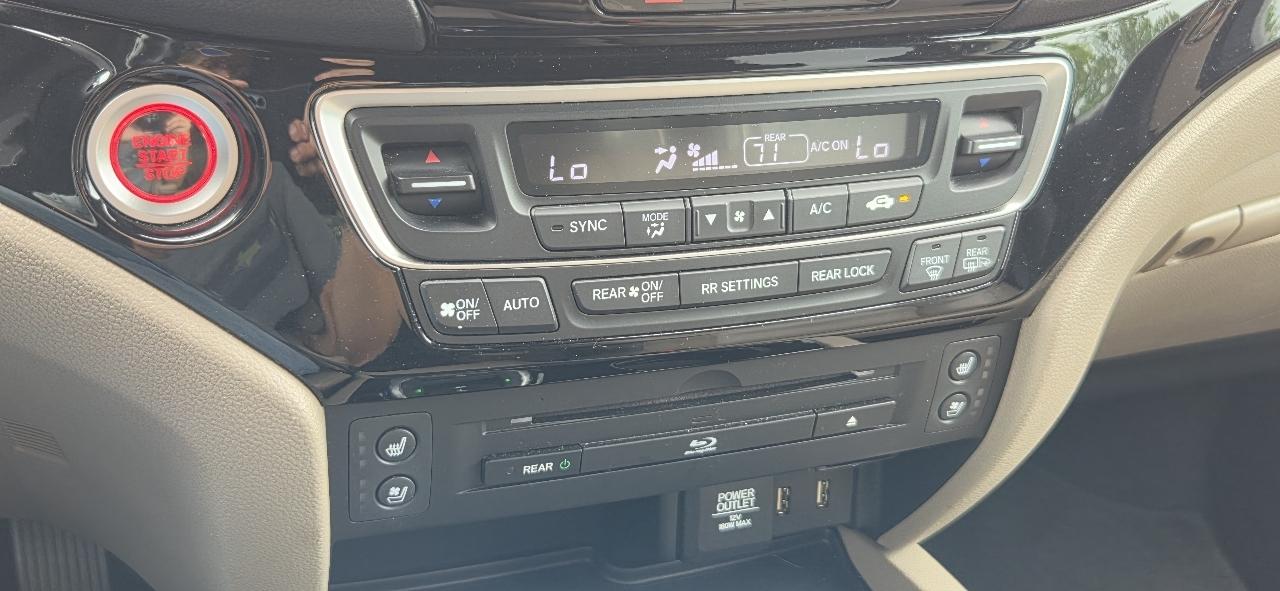 Honda Pilot AWD 4dr Elite w/RES & Navi 2016